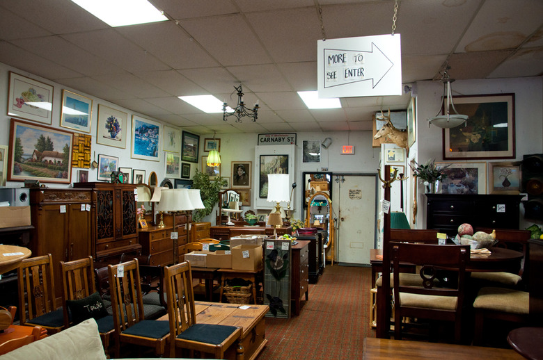 2 Entering the Peg General Store